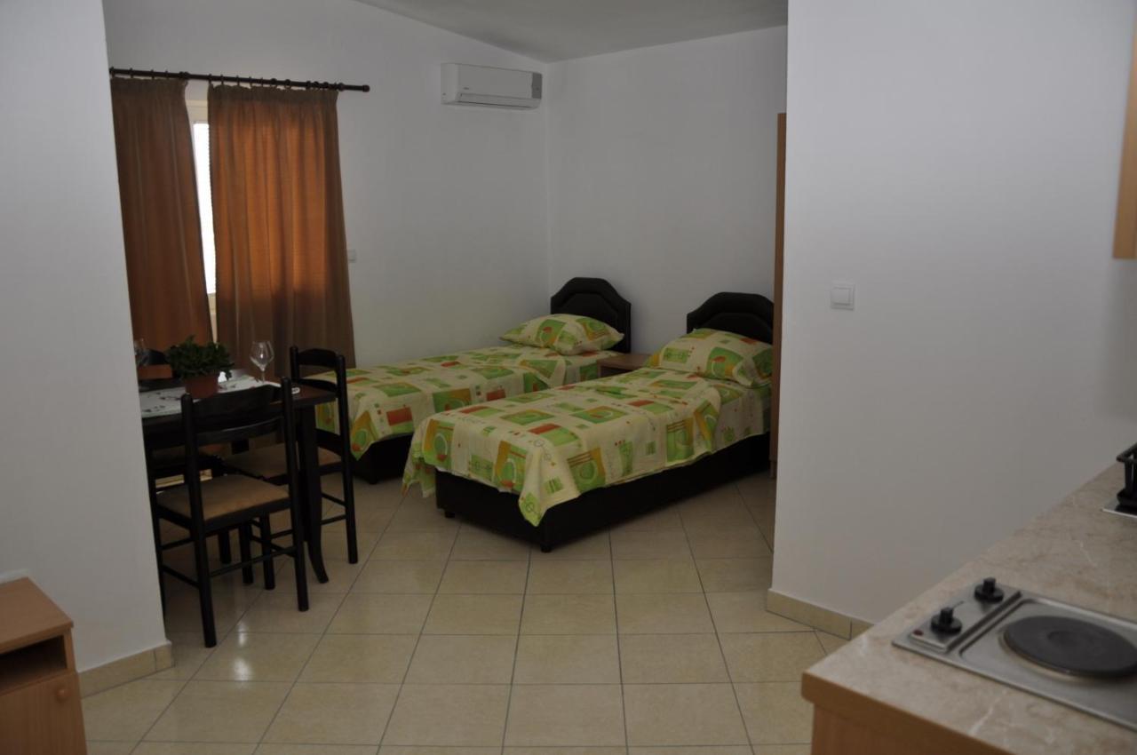 Guest House Lalic Bar Exterior photo
